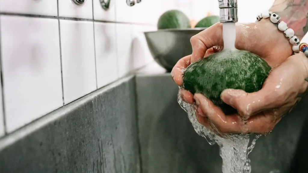 Fachgerechter gastro spülbecken einbau für langlebige und hygienische Lösungen